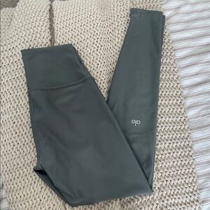 ALO Yoga Sage Green Airlift Leggings